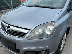 Grau Gebraucht 2005 Opel Zafira Van / Kleinbus | 1.000 € (Superpreis)