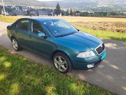 Grün Gebraucht 2007 Skoda Octavia Ambiente Limousine | 2.600 € (Fairer Preis)