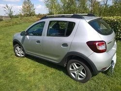 Silber Gebraucht 2015 Dacia Sandero Stepway Kleinwagen | 3.980 € (Etwas zu teuer)