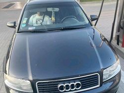 Blau Gebraucht 2004 Audi A4 Kombi | 1.500 € (Etwas zu teuer)