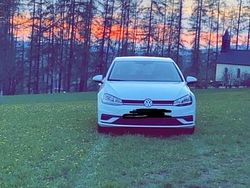 Weiß Gebraucht 2019 VW Golf VII Kleinwagen | 13.500 € (Fairer Preis)