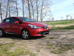 Rot Gebraucht 2015 Renault Clio IV Dynamique Limousine | 5.650 € (Guter Preis)