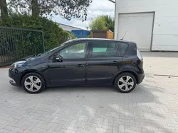 Schwarz Gebraucht 2012 Renault Scénic III Bose Edition Van / Kleinbus | 3.999 € (Guter Preis)