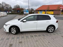 Weiß Gebraucht 2020 VW Golf VIII Life Limousine | 16.850 € (Fairer Preis)