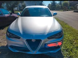 Silber Gebraucht 2018 Alfa Romeo Giulia Limousine | 20.999 € (Fairer Preis)