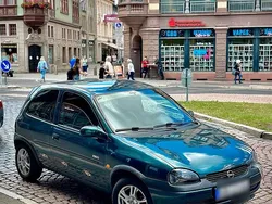 Grün Gebraucht 1999 Opel Corsa Coupé | 1.300 € (Fairer Preis)