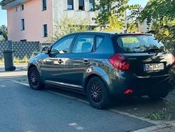 Grau Gebraucht 2009 Kia Ceed EX Kleinwagen | 3.100 € (Fairer Preis)