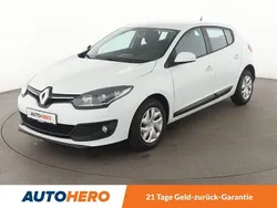 Weiß Gebraucht 2015 Renault Mégane III Authentique Limousine | 8.600 € (Fairer Preis)