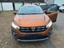 Gold Gebraucht 2022 Dacia Sandero Comfort Kleinwagen | 11.920 € (Guter Preis)