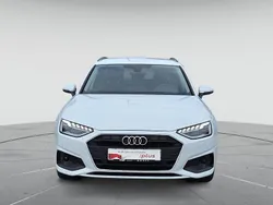 Gletscherweiß metallic Gebraucht 2021 Audi A4 Design Kombi | 21.880 € (Superpreis)
