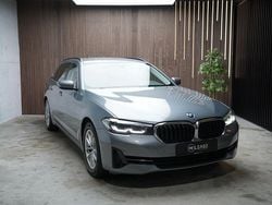 Grau Gebraucht 2023 BMW 520 Sport Line Limousine | 28.950 € (Guter Preis)