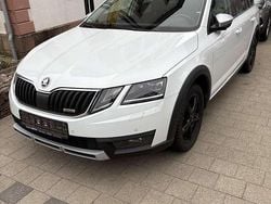 Moonweiss metallic Gebraucht 2018 Skoda Octavia Scout Scout 4x4 Kombi | 15.650 €