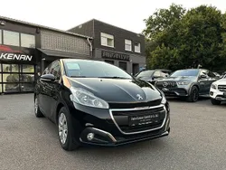 Noir perla nera (metallic) Gebraucht 2019 Peugeot 208 Active Kleinwagen | 8.390 € (Superpreis)
