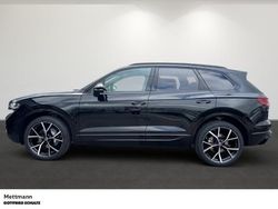 Schwarz (grenadillschwarz metallic) Neu 2026 VW Touareg R-line SUV | 98.970 €