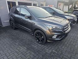 Grau (magneticgrau (metallic) (metallic) Gebraucht 2017 Ford Kuga ST-Line SUV | 14.990 € (Fairer Preis)