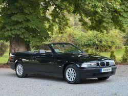 Schwarz Gebraucht 1997 BMW 318 Cabriolet Cabrio | 11.890 €