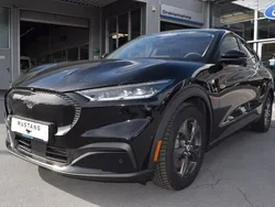 Schwarz Gebraucht 2022 Ford Mustang Mach-E SUV | 45.950 € (Teuer)