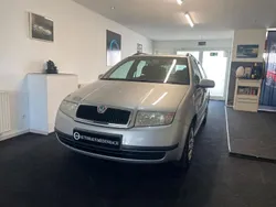 Grau Gebraucht 2003 Skoda Fabia Classic Kombi | 1.690 € (Fairer Preis)