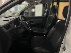 Weiss Gebraucht 2021 Renault Express Kleinwagen | 19.790 €