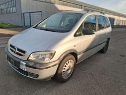 Silber Gebraucht 2003 Opel Zafira Basis Van / Kleinbus | 1.699 € (Fairer Preis)
