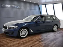 Blau Gebraucht 2022 BMW 520 Kombi | 34.890 € (Guter Preis)