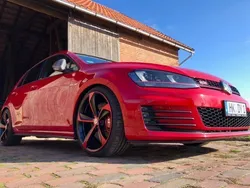 Rot Gebraucht 2015 VW Golf GTI Limousine | 17.959 € (Teuer)