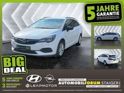 Schneeweiss/summitwhite/arctic Gebraucht 2021 Opel Astra Edition Kombi | 14.290 € (Fairer Preis)