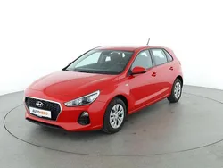 Rot Gebraucht 2017 Hyundai i30 Pure Limousine | 11.210 € (Fairer Preis)