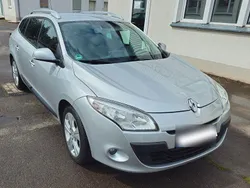 Silber Gebraucht 2011 Renault Mégane GrandTour Dynamique Kombi | 3.750 € (Guter Preis)