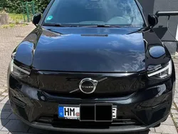 Schwarz Gebraucht 2022 Volvo XC40 Core SUV | 34.999 € (Etwas zu teuer)