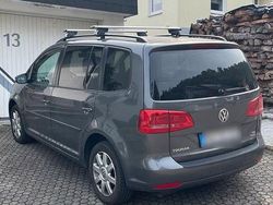 Grau Gebraucht 2012 VW Touran Van / Kleinbus | 5.800 € (Etwas zu teuer)