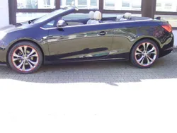 Schwarz Gebraucht 2017 Opel Cascada Active Cabrio | 14.600 € (Fairer Preis)
