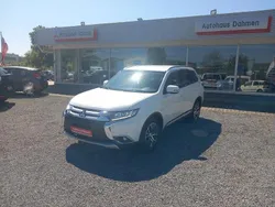 Perlmuttweiss met Gebraucht 2016 Mitsubishi Outlander SUV | 17.900 € (Fairer Preis)