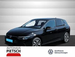 Schwarz Gebraucht 2023 VW Golf VIII Move Limousine | 23.480 € (Guter Preis)