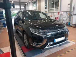 Schwarz Gebraucht 2019 Mitsubishi Outlander P-HEV SUV | 22.999 € (Fairer Preis)