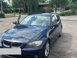 Blau Gebraucht 2006 BMW 325 Limousine | 4.900 €