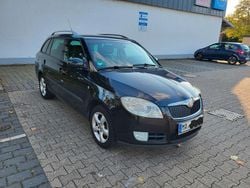 Schwarz Gebraucht 2009 Skoda Fabia Kleinwagen | 2.500 € (Fairer Preis)