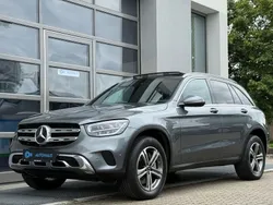 Grau Gebraucht 2022 Mercedes GLC300e AMG SUV | 33.890 € (Fairer Preis)