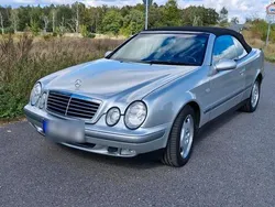 Silber Gebraucht 1998 Mercedes 230 Cabrio | 6.700 €