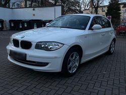 Weiß Gebraucht 2009 BMW 116 Kleinwagen | 4.499 €