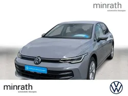 Grau Gebraucht 2024 VW Golf VIII Life Limousine | 23.832 € (Guter Preis)