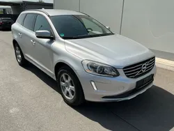 Silber Gebraucht 2015 Volvo XC60 Momentum SUV | 15.950 € (Guter Preis)