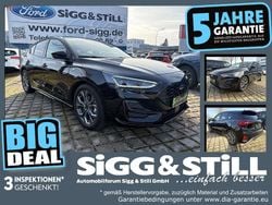 Obsidianschwarz metallic Gebraucht 2024 Ford Focus ST-Line X Limousine | 22.970 € (Guter Preis)