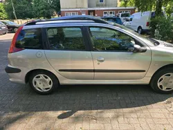 Grau Gebraucht 2003 Peugeot 206 Kombi | 1.300 € (Fairer Preis)
