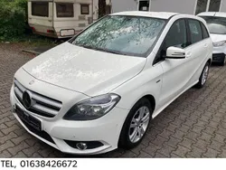 Weiß Gebraucht 2012 Mercedes B180 Van / Kleinbus | 4.699 €
