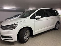 Weiß Gebraucht 2018 VW Touran Comfortline Van / Kleinbus | 16.800 € (Guter Preis)