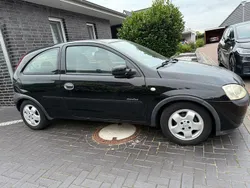 Schwarz Gebraucht 2001 Opel Corsa Comfort Kleinwagen | 1.300 € (Fairer Preis)