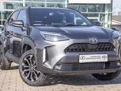Marlingrau metallic Neu 2025 Toyota Yaris Cross SUV | 28.980 €