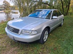 Silber Gebraucht 2001 Audi A8 Limousine | 13.500 €