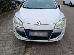 Weiß Gebraucht 2010 Renault Mégane Coupé Dynamique Coupé | 4.990 €